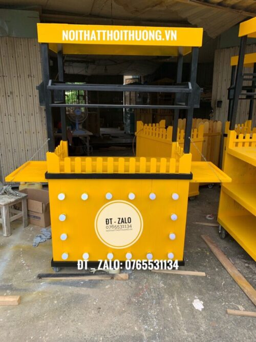 Xe đẩy bán trà sữa vỉa hè