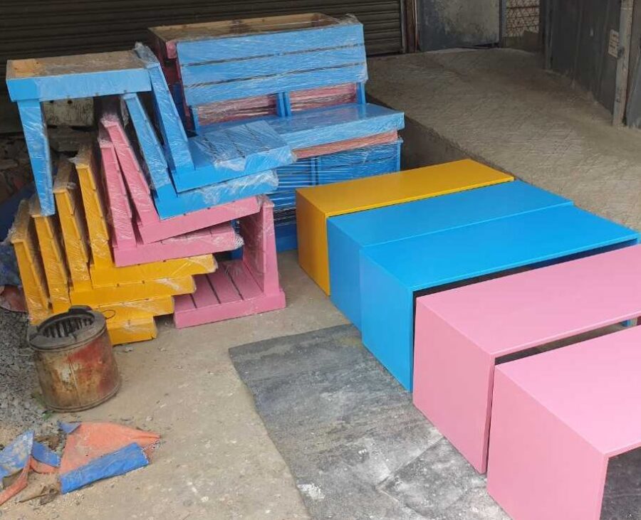 Ghế ngồi bệt sơn màu sắc đẹp