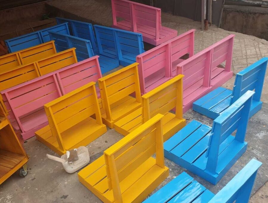 Ghế bệt nhiều màu sắc