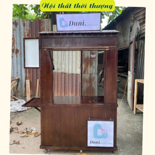 xe bán nước bằng gỗ có cửa trước